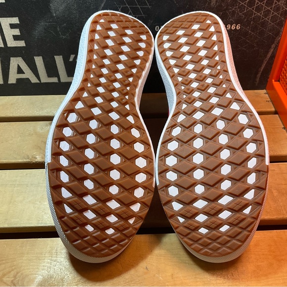 Vans Men's UltraRange EXO in Red - Picture 4 of 7